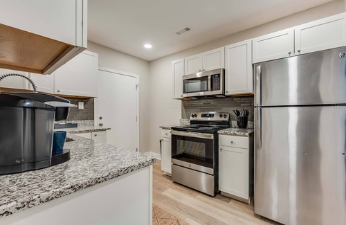 Pittsburgh Casa | Upgraded and close to downtown and 75/85