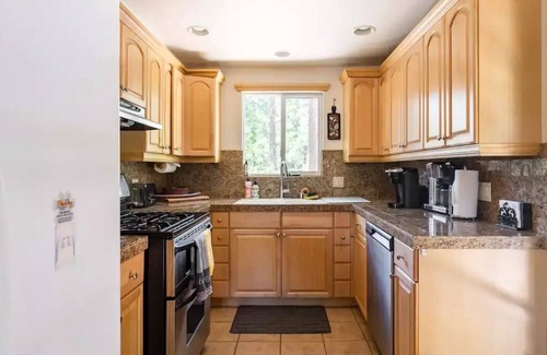 Idyllwild Chalet De Esquí | Upgraded Cabin w/ Spa and Gym. Ideal for families!