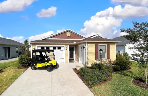 Wildwood Casa | Upgraded Home in The Villages! Golf Cart Included, Community Pools and Much More