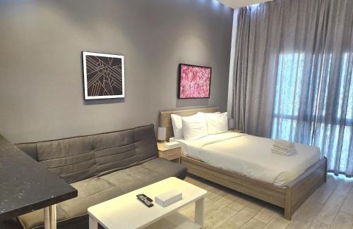 Discovery Gardens Apartamento | Upgraded studio close to Metro