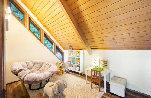 Kenmore Casa | Uplake Forest Retreat