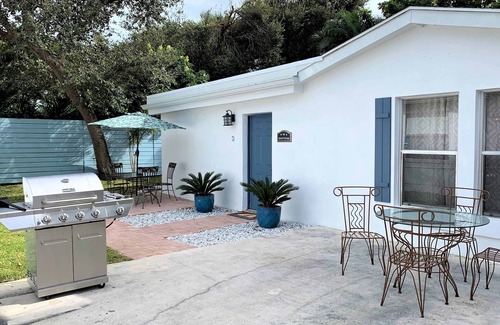 West Palm Beach Cabaña | Upland Zen Retreat Cottage near Downtown West Palm Beach Pet Friendly