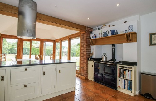 Ledbury Casa | UPLANDS DOWER HOUSE, family friendly, with open fire in Ledbury
