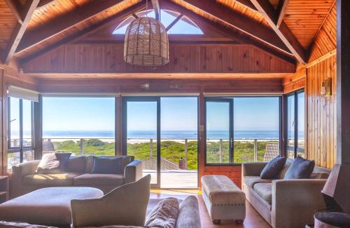 Cape Saint Francis Casa | Upmarket, Spacious and Stunning Sea Views