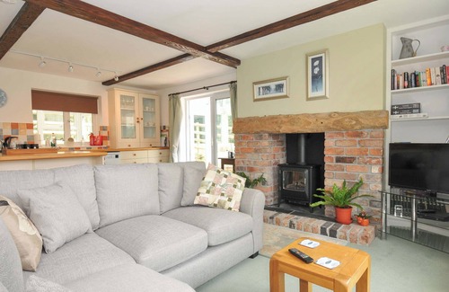 Brazzacott Cabaña | UPPER COURT COTTAGE, pet friendly in Wainhouse Corner