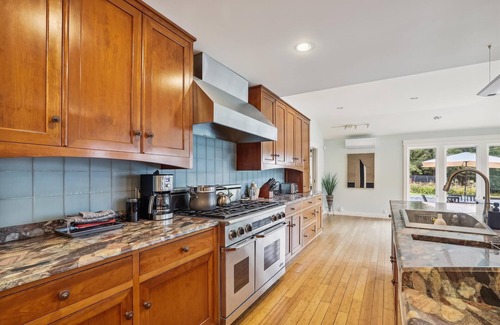 Stowe Hollow Casa | Upper Hollow Road: 4 br, fireplace, firepit, summer pool, a/c!