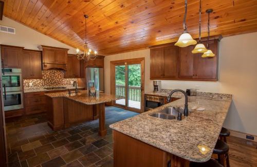 Elk Park Casa | Upper House at Tiffanys Estate