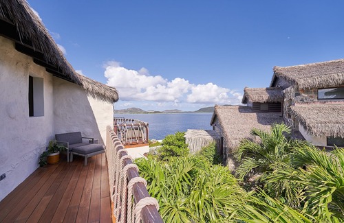 East End Apartamento | Upper‑Level Suite with Loft & Private Deck in BVI