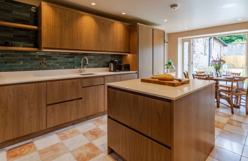 Longtown Cabaña | Upper Lodge at Kentchurch - sleeps 6 guests in 3 bedrooms