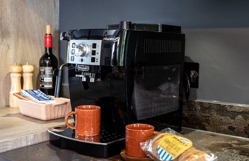Kendal Apartamento | Upper Mint Mill: Superb new riverside apartment