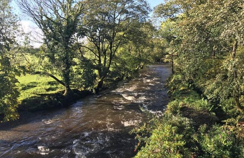 Kendal Apartamento | Upper Mint Mill: Superb new riverside apartment