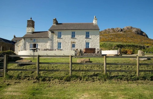 St Brides Cabaña | Upper Porthmawr - 5 Bedroom Cottage - Whitesands