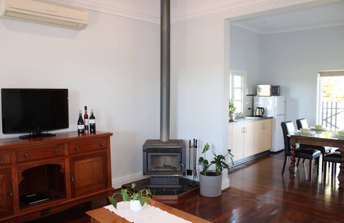 Baskerville Cabaña | Upper Reach Spa Cottage