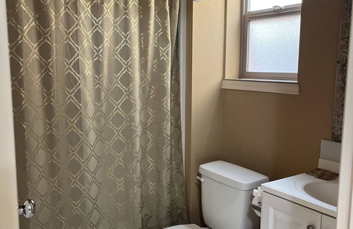 Arbor Lodge Apartamento | Upscale 1/1 apt close to Fred Meyers, MAX tram and 305 exit
