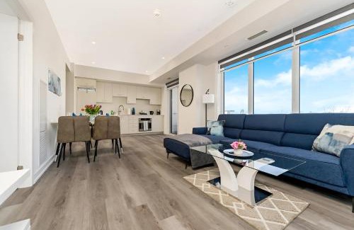 Kitchener Apartamento | Upscale 1BR Condo with King Bed and Amazing Cityscape Views