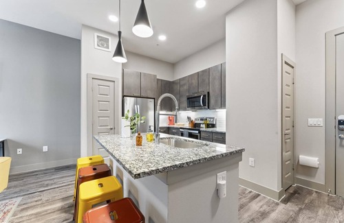 Montopolis Apartamento | Upscale 1BR King Suite Close to Downtown w Fast Wifi