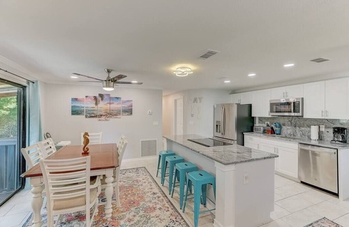 South Bradenton Condominio | *Upscale 2/2 condo with pool 6 mins from IMG