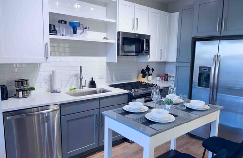 Charlotte Apartamento | Upscale 2 Bed Suite—In Waverly!