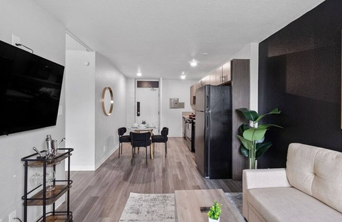 Corryville Apartamento | Upscale 2 Bed Suite — Mins to Downtown Cincinnati!
