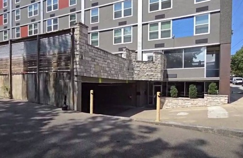 Corryville Apartamento | Upscale 2 Bed Suite — Mins to Downtown Cincinnati!