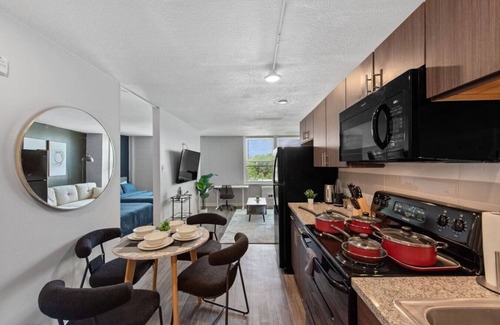Corryville Apartamento | Upscale 2 Bed Suite — Mins to Downtown Cincinnati!