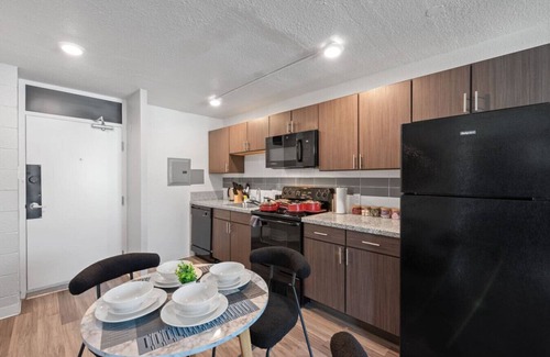 Corryville Apartamento | Upscale 2 Bed Suite — Mins to Downtown Cincinnati!