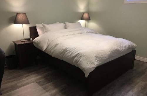Highland Apartamento | Upscale 2-Bedroom Basement Apartment