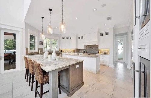 Stuart Villa | Upscale 2018 Elegant Mansion with Pool