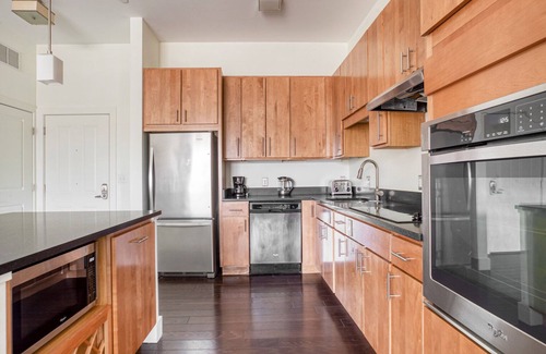 Cambridge Apartamento | Upscale 2B w/ W/D. Lots of amentities; Gym, Theatre, Pool. by Blueground