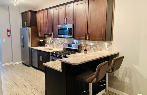 Downtown Baltimore Casa | Upscale 2BD/1.5BA townhome mins to JHH & downtown