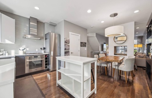 NoMa Casa | Upscale 2BR/2.5BA in NoMA, close to Union Station, National Mall, Union Market a