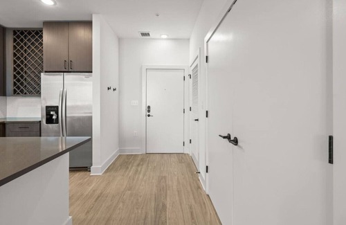 Channel District Apartamento | Upscale 2BR Stay | Minutes from Convention Center