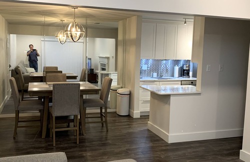 Mobile Condominio | Upscale 2nd floor West Mobile 2 bedroom 2 bath condo!