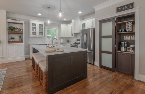Athens Casa | Upscale 4BR Walk to Stadium and Downtown