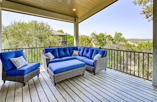 Point Venture Casa | Upscale 5BR Home on Lake Travis/hottub/lake Views