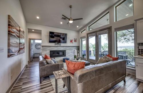Point Venture Casa | Upscale 5BR Home on Lake Travis with HotTub & Lake Views