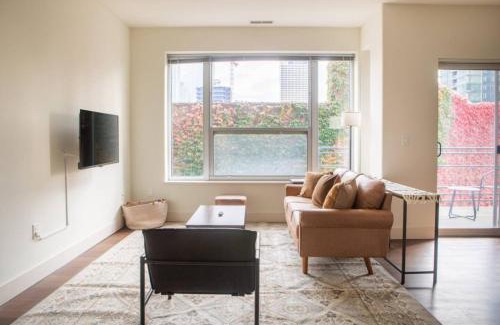 Yankee Hill Apartamento | Upscale Apartment CG1 Near Lake Michigan