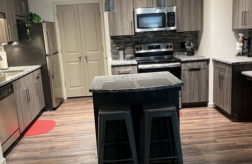 Duluth Apartamento | Upscale Apartment w/ Pool, Near Restaurants, Hospital, Malls, Interstate & Arena