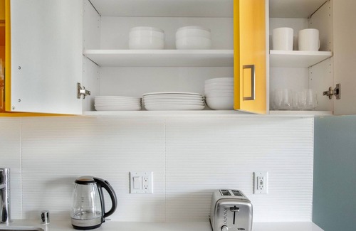 Wilburton Apartamento | Upscale Bellevue Jr 1BR w/ Lounge, Gym & W/D, nr Shops, by Blueground