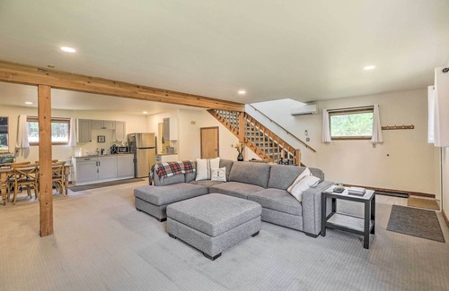 Bend Cabina | Upscale Bend Barn w/ Deck - Close to Trails!