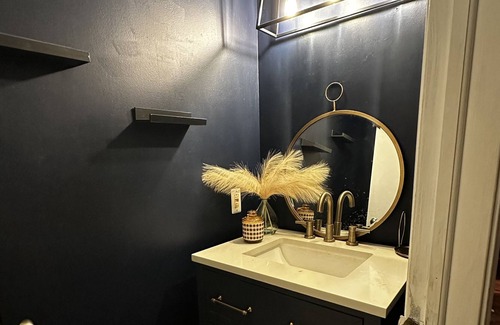 Southwyck Condominio | Upscale boho suburban getaway