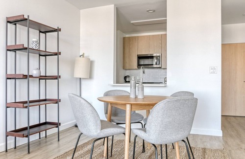 Cambridgeport Apartamento | Upscale Cambridge 1BR w/ Gym & W/D, walk to Harvard Bridge, by Blueground