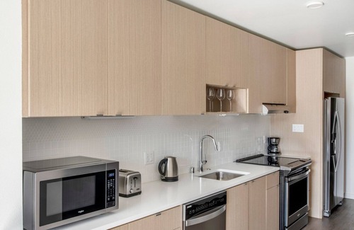 Judkins Park Apartamento | Upscale Central District 1BR w/ Gym & Pets, nr Dining, by Blueground