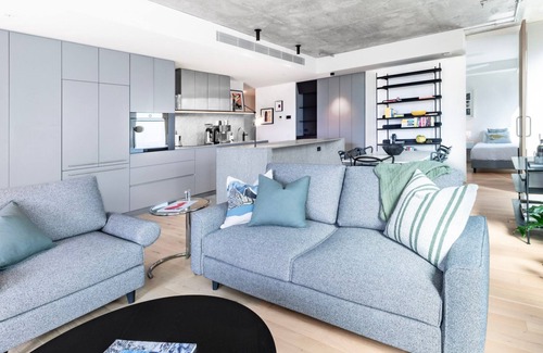Collingwood Apartamento | Upscale Collingwood Retreat - High-End Apartment with Car Park
