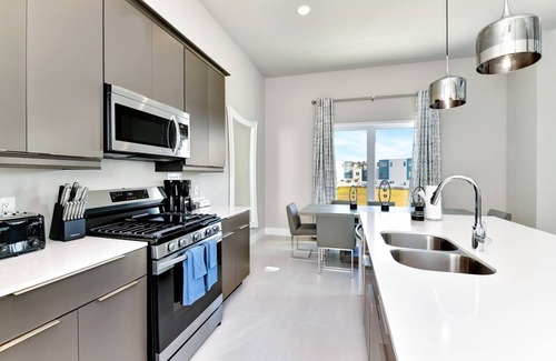 Reunion Hotel | Spacious Modern Condo with Pool Table, Rooftop Terrace and Large Loft. Reunion Resort Water Park Access near Disney at Spectrum Resort Orlando by Rentyl - B17 #233