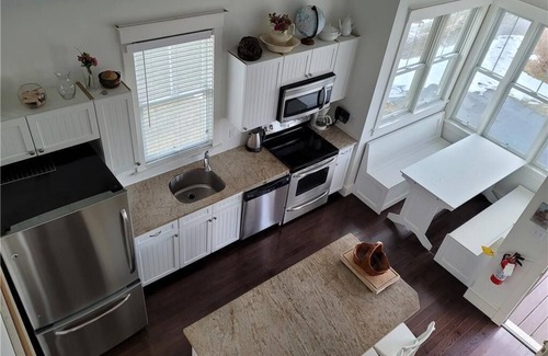 Cherry Valley Cabaña | Upscale Cottage - Sandbanks/Prince Edward County