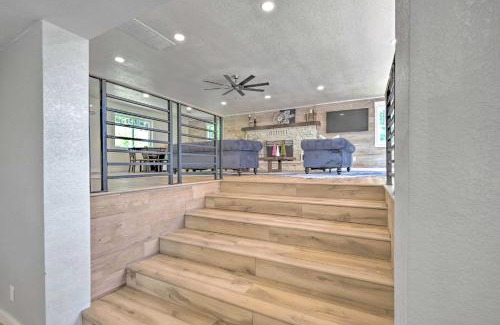 Rogers Casa | Upscale Cottage with Furnished Lake-View Deck!