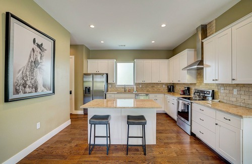 Horseshoe Bay West Casa | Upscale country getaway with private hot tub, game room, & beautiful views