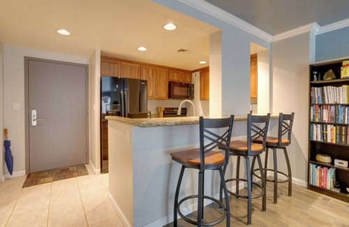 LoDo Condominio | Upscale Denver Condo w/ Communal Deck & Gym!