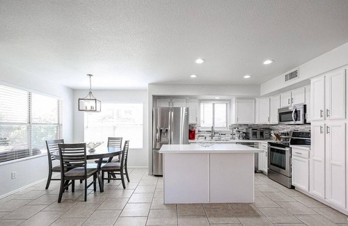 Avondale Casa | Upscale Desert Escape for gathering - peaceful serenity AND fun!